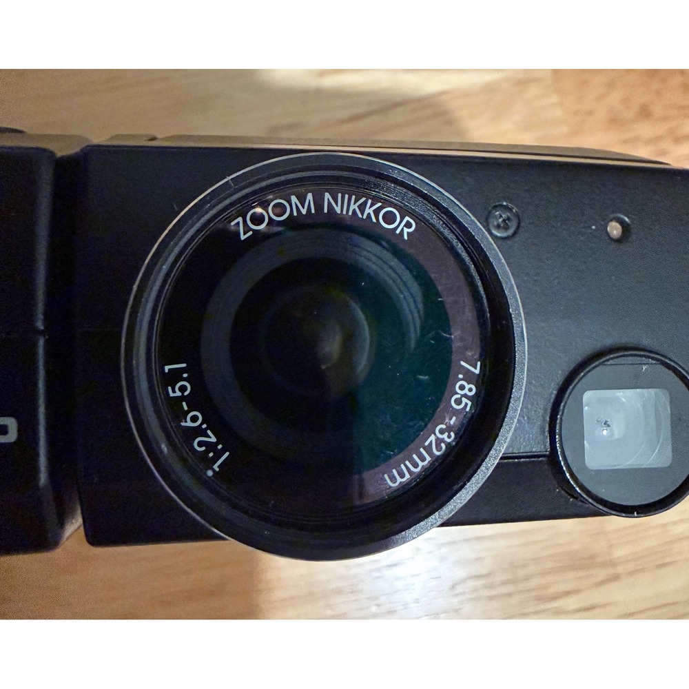 Nikon Coolpix 4500 Digital Camera 4.0MP 4x Zoom Swivel Body Black MH-53 Charger - Picture 11 of 11